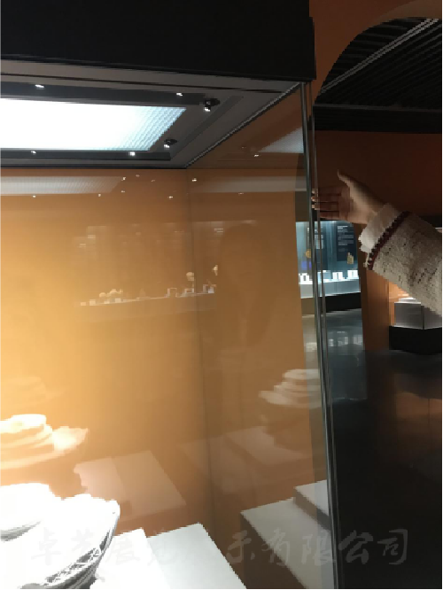 博物馆展柜玻璃.png