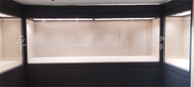 珠海私人博物馆沿墙柜